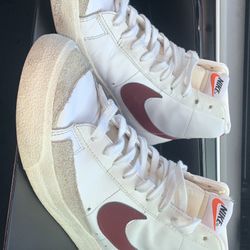 Nike Blazer Mid '77 Vintage 'White Team Red' BQ6806-111
