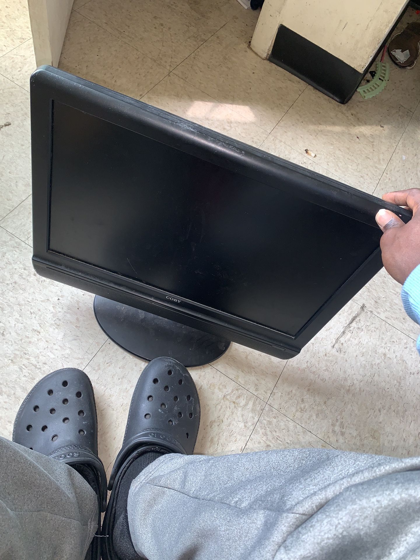 Coby 18.5" TFT LCD TV TFTV1904