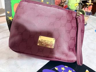 Bebe (Los Angeles) clutch