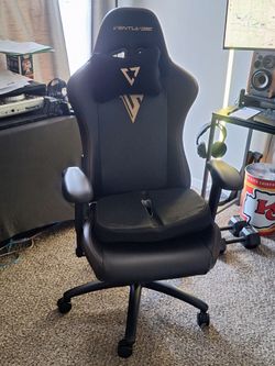 Standard gaming chair