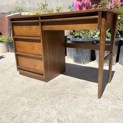 Beautiful Mid Century Modern Bassett Desk Vintage Retro Walnut Writing Desk Big Awesome