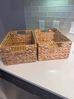 Set of 2 woven storage basket