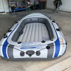 INTEX 68324EP Excursion 4 Inflatable Boat Set
