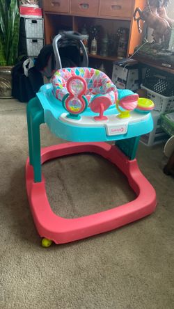 Baby Walker,  adjustable height,clean like new, pick up.   E.  Side Tacoma