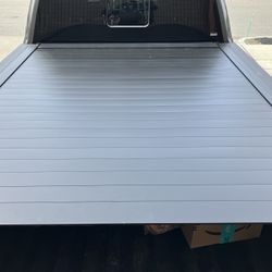 Retrax Aluminum Tonneau Cover