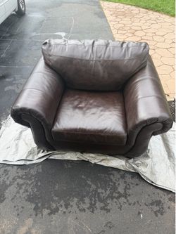 OVERSIZED SUPER COMFORTABLE BROWN CHAIR