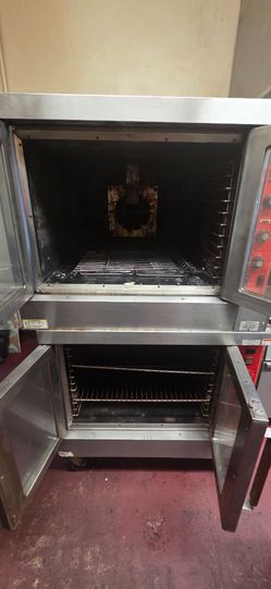 Commercial oven