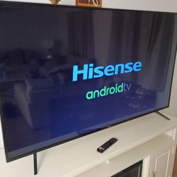 65" Hisense Smart TV  ***randomly shuts off*** BROKEN