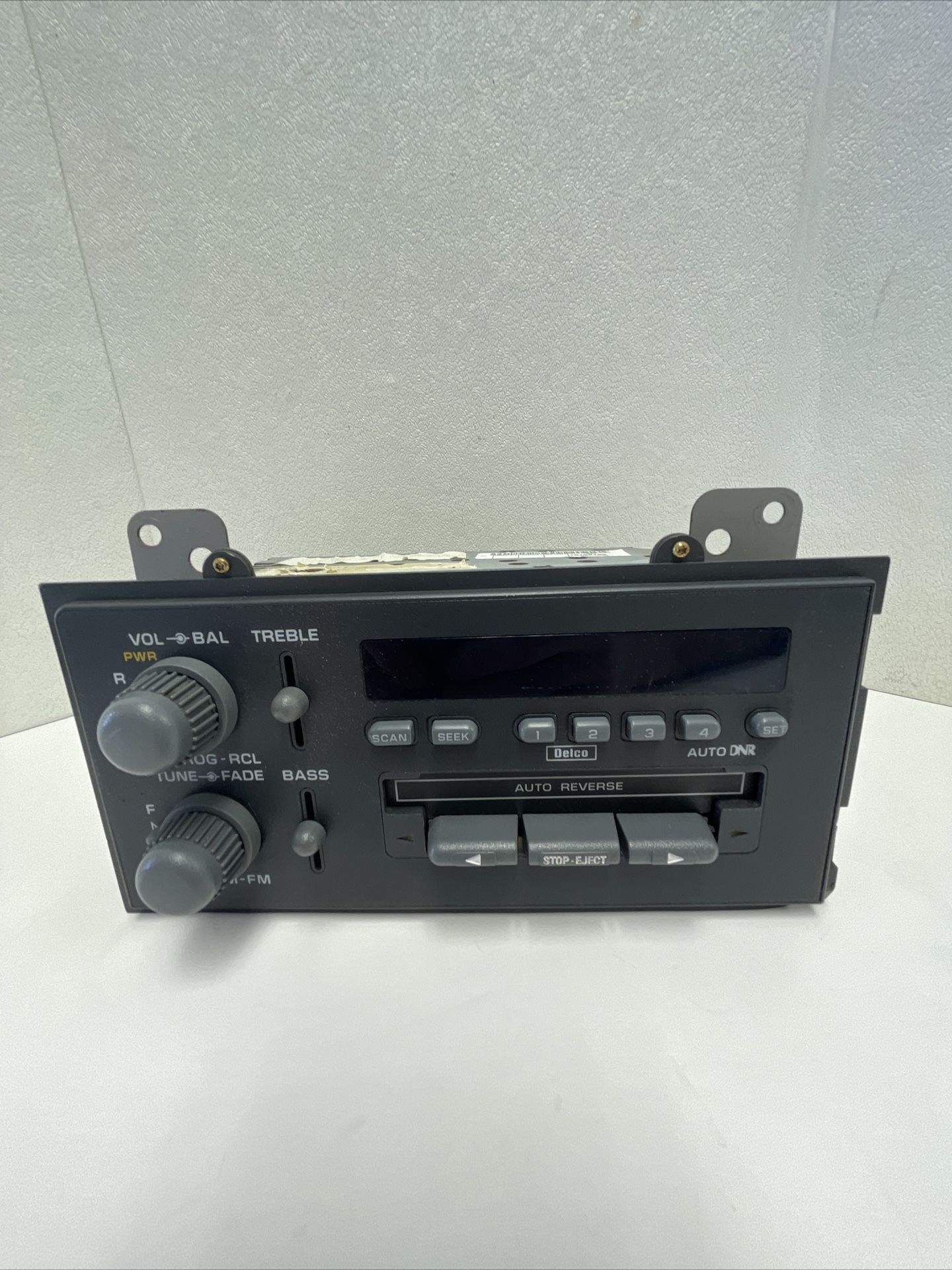1994 95 96 97 Chevrolet GMC S10 Sonoma Blazer Cassette GM Delco Radio 1(contact info removed)
