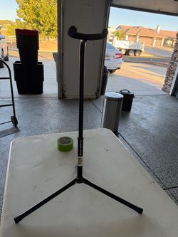 Guitar stand