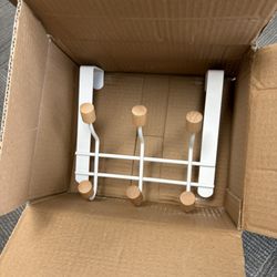 New New Over The Door Hooks Hangers Matte White 3 hooks. 