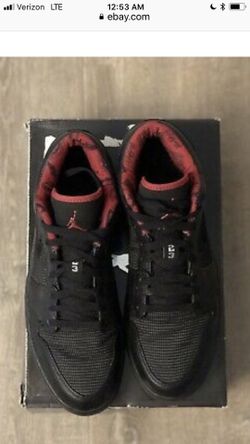 Jordan Lows From 2005 like new. 3M all over in the lil dots among the black and red. size 10.5 just like new