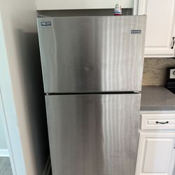 Refrigerator $200