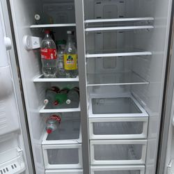 Refrigerator 
