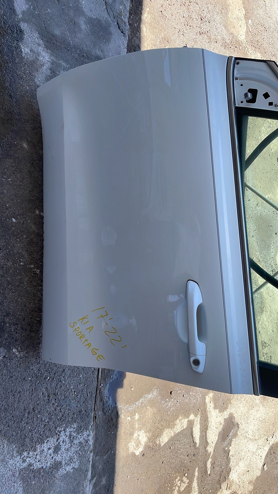 17-22 Sportage Driver Door