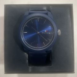 New Rare Mens Tommy Hilfiger Navy Blue Leather 42MM Watch 