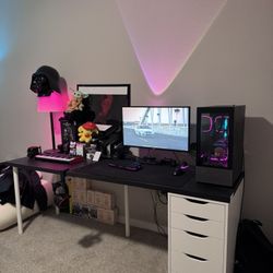 IKEA DESK FREE