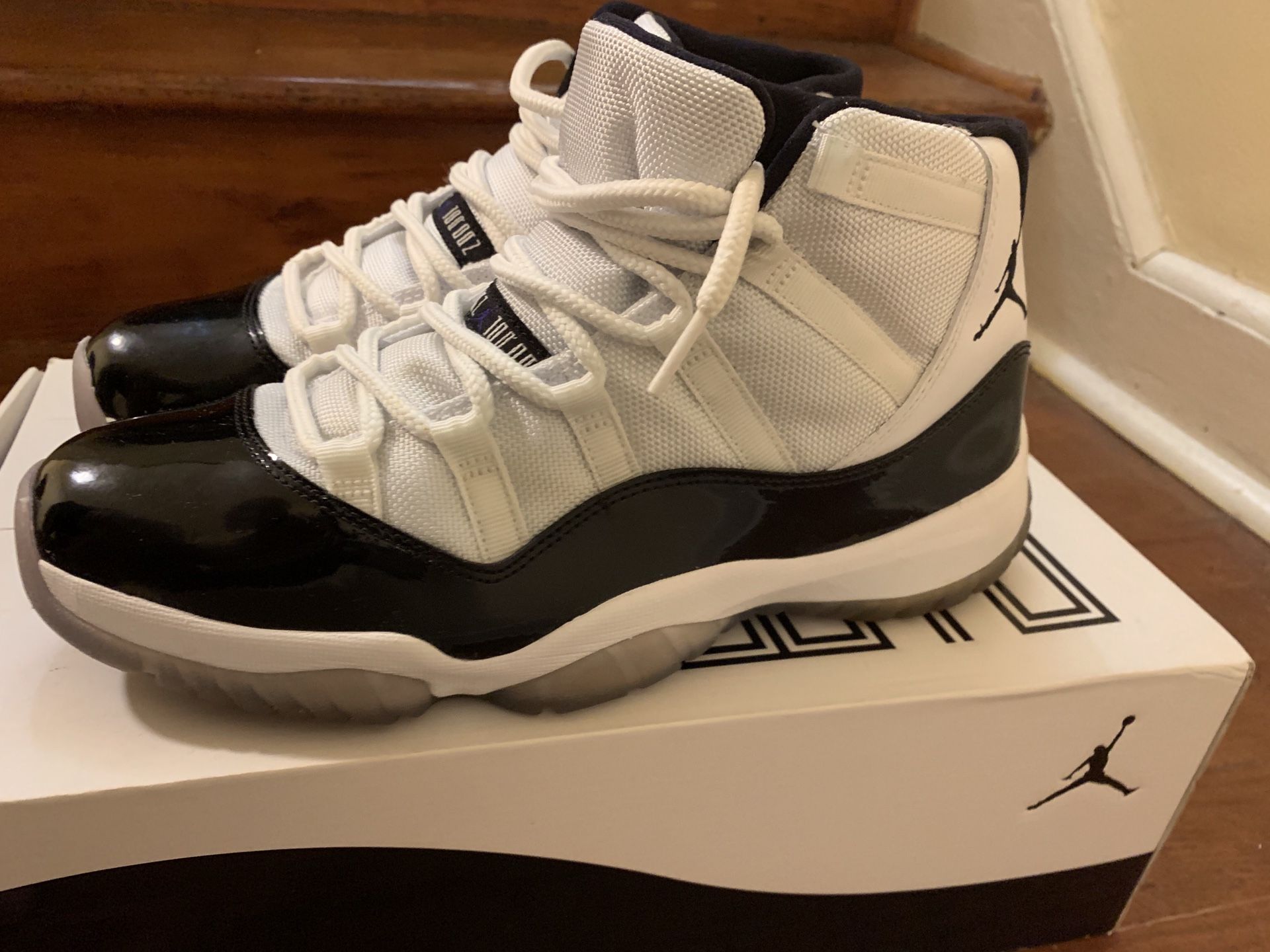 Jordan 11 size 9.5 excellent condition