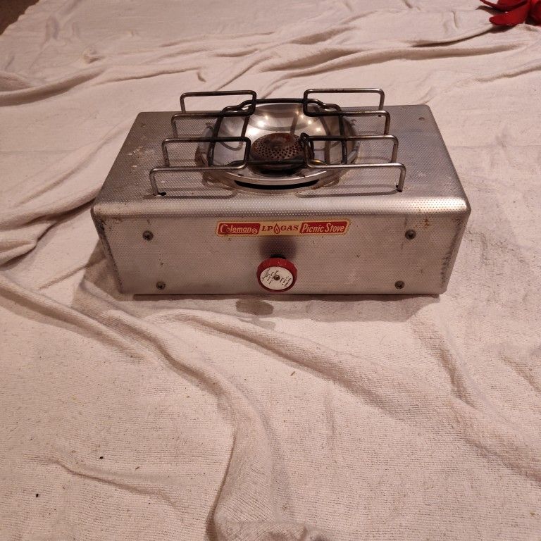 Vintage Coleman Picnic Single Burner Stove Model 5404-731 for Sale