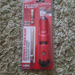 Milwaukee
Impacting Punchdown Tool with Extended Blade