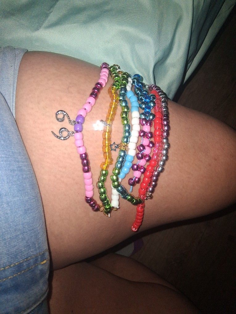 Bracelet 2 For 10 Or 8 Each