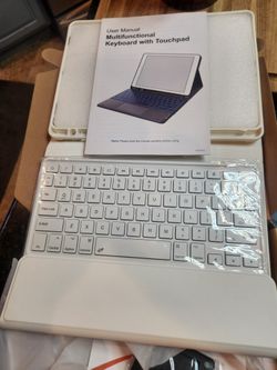 New In Box Wireless IPad 9th, 8th,7th Gen. 10.2" Keyboard