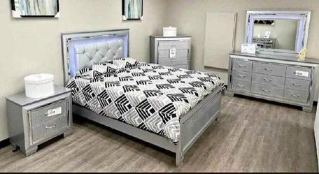 4- Pieces gray Velvet King & Queen Size Bedset