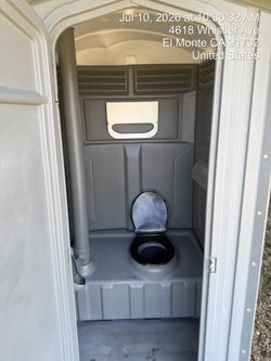 Porta potty clean and good tooken care  off price firm