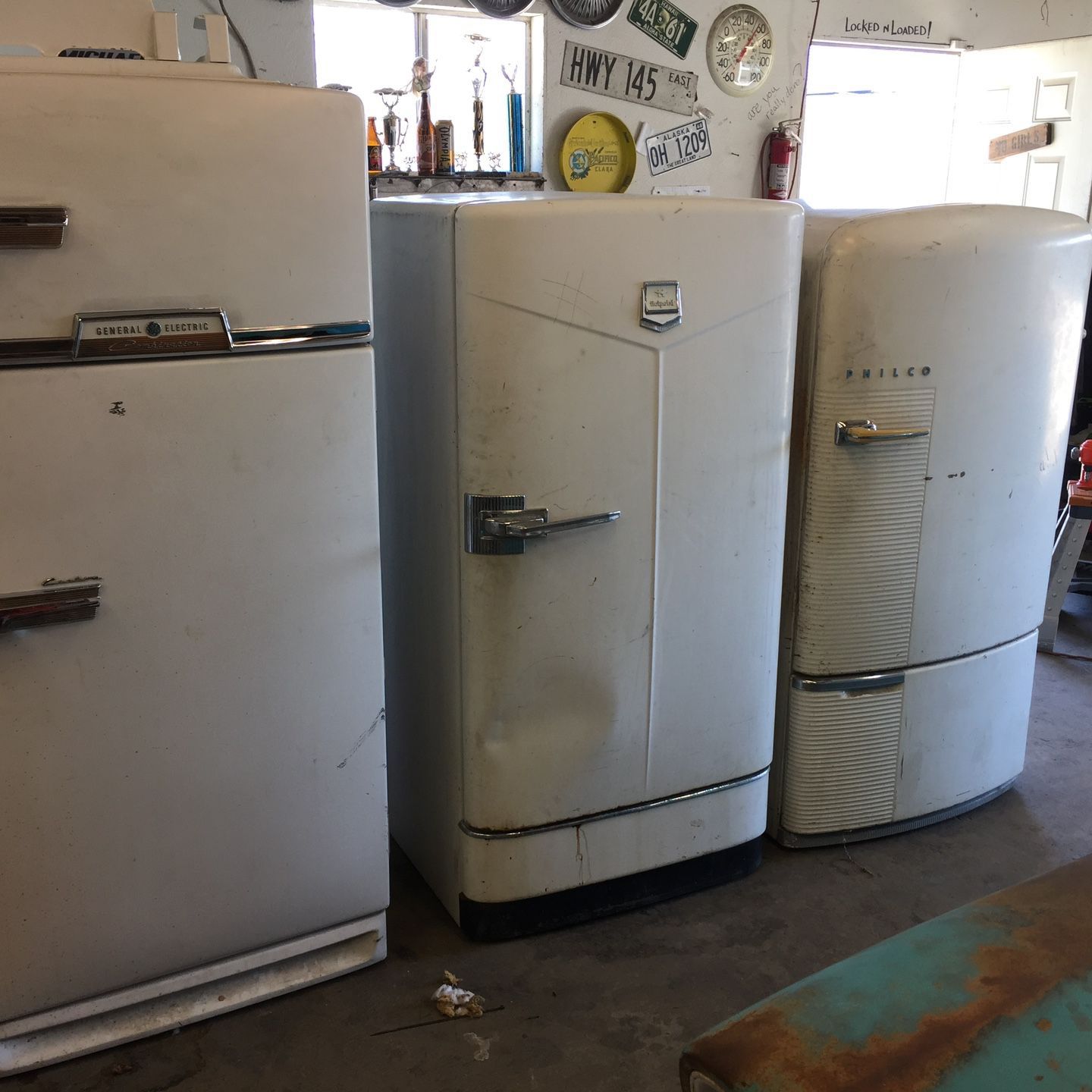 Vintage Classic Refrigerator Hotpoint for Sale in Madera, CA - OfferUp