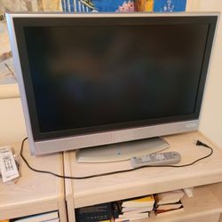 32 INCH JVC COLOR TV