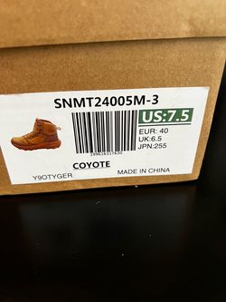 Boots ( BRAND NEW )