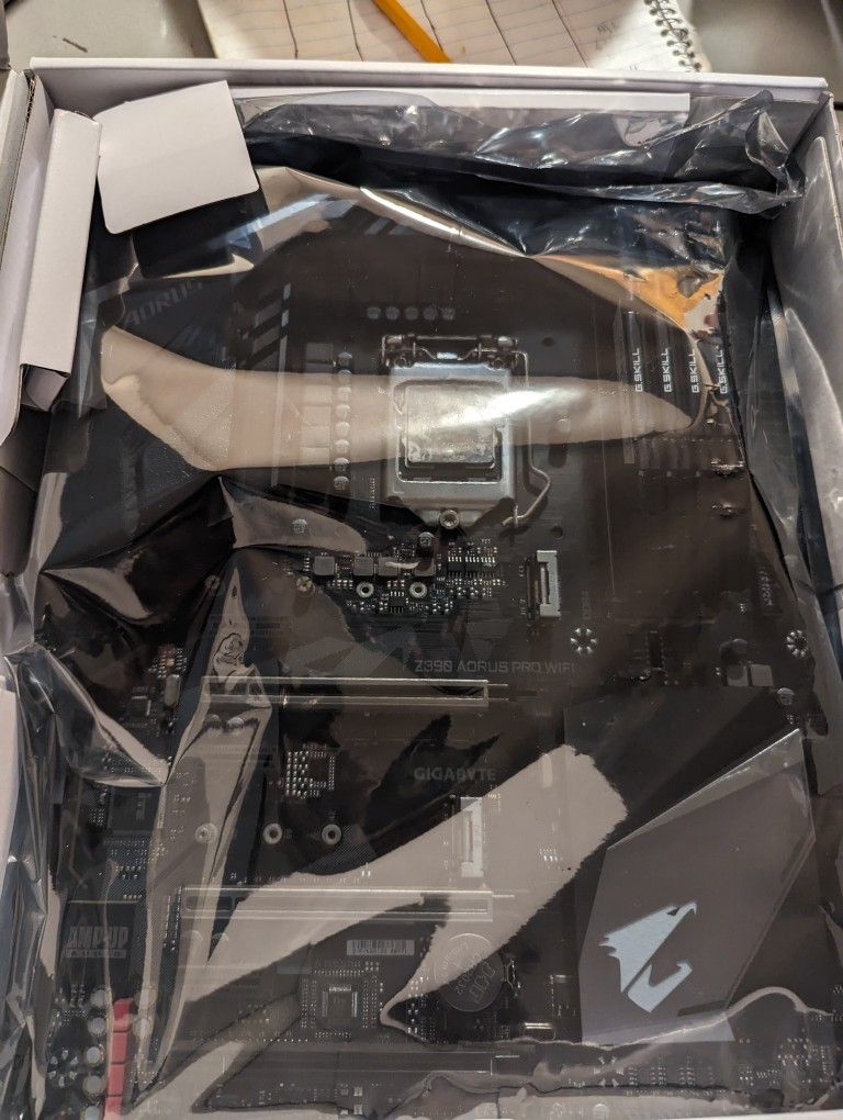 9900k with Aoros Pro Wifi Z390 and 32 GB Gskill 3200 Ram Noctua DH15