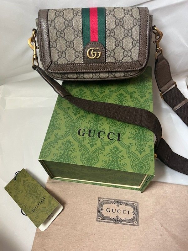 NIB GUCCI SHOULDER BAG 