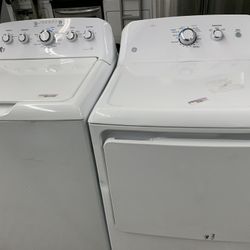GE Washer And Dryer Set In White With Electric Dryer