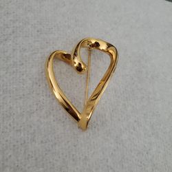 Signed AK Gold Tone Heart Broch Pin ANNE KLEIN