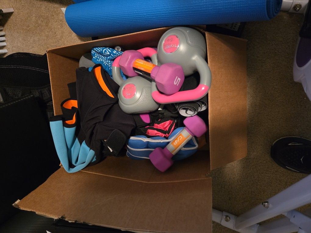 BOX OF MISCELLANEOUS EXERCISE EQUIP.