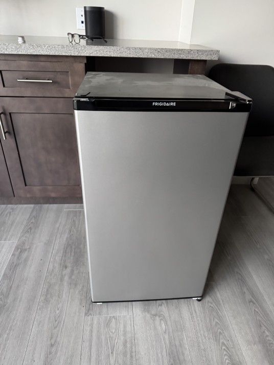 Frigidaire Mini Fridge