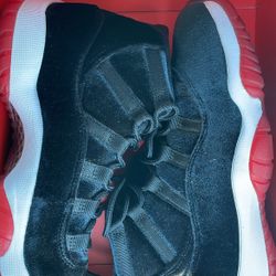 JORDAN 11 Valvet Reds