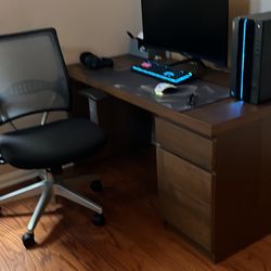 IKEA MALM Desk 55/25 inches Brown