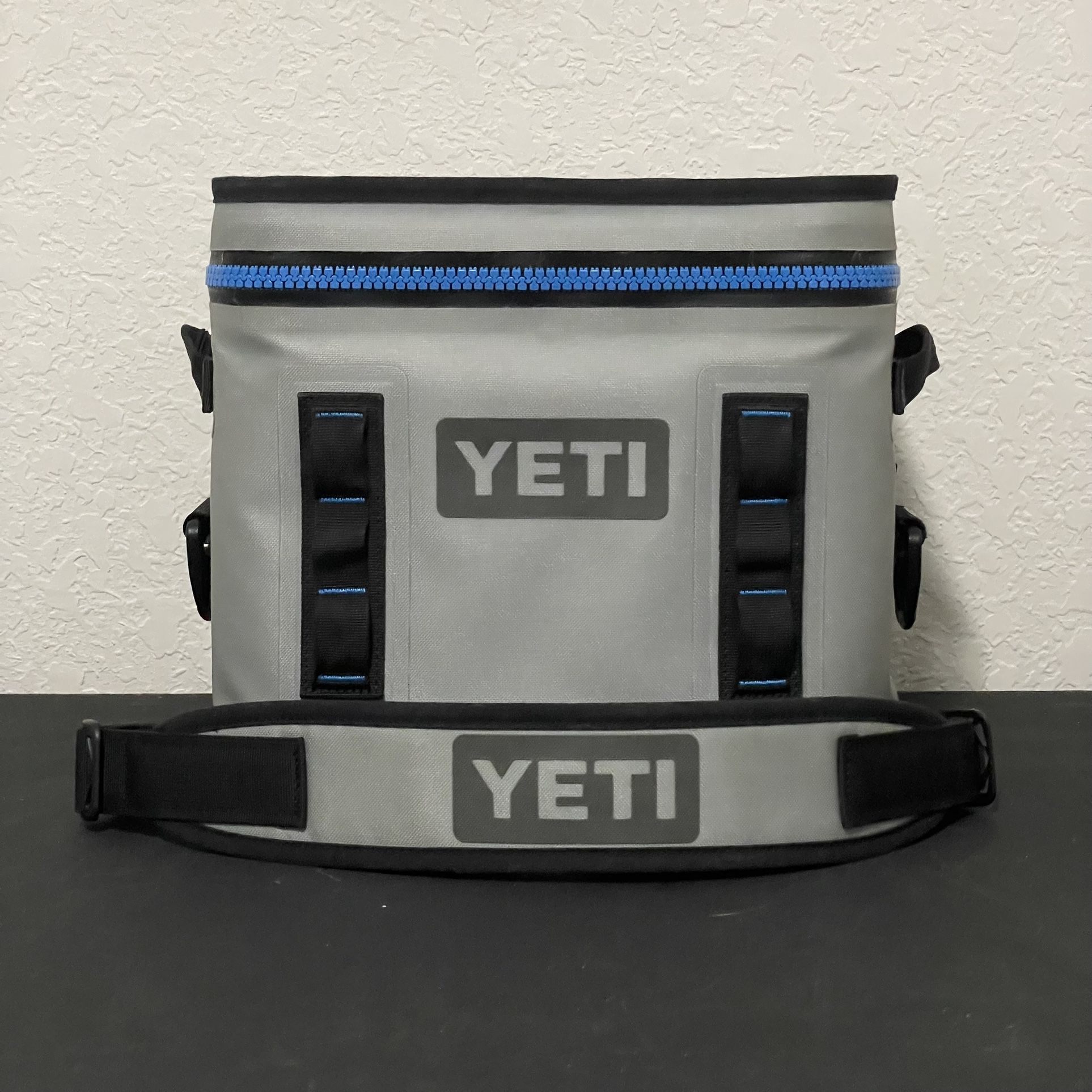 Yeti Hopper Flip 12 Portable Cooler, Gray/Blue