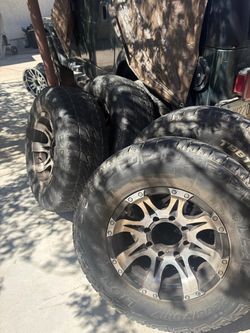 285/70R 17 wheels