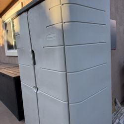Rubbermaid Shed