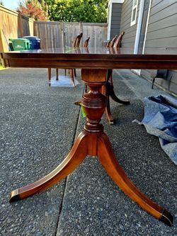 🌿 Elegant Duncan Phyfe–Style Double Pedestal Dining Table 🌿