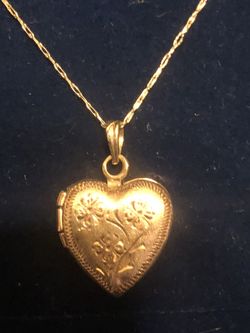 14kt antique Gold heart Locket and chain