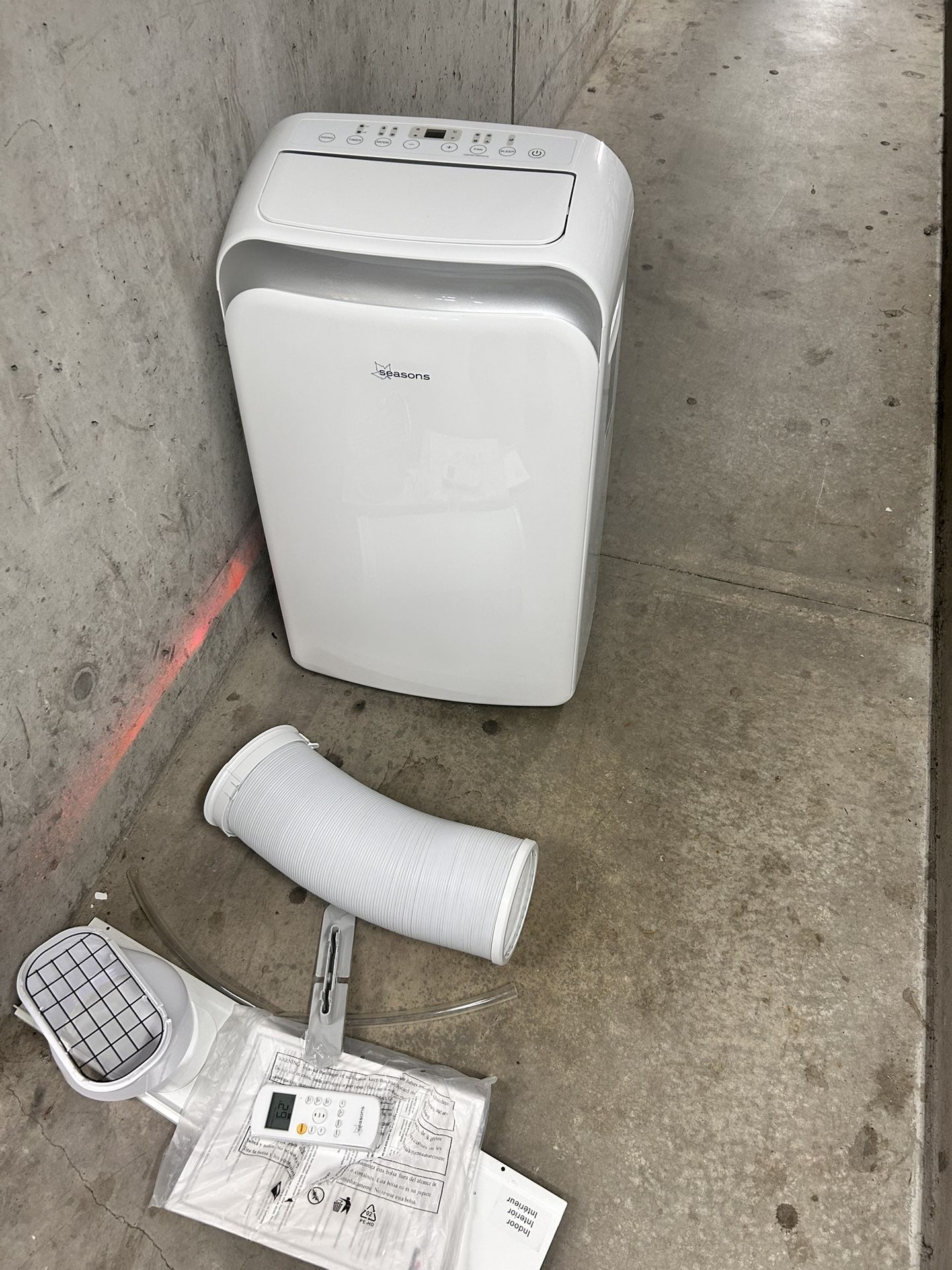 Seasons Ac Unit 13,500 BTU With Remote