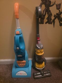 Kids pretend/play vacuums