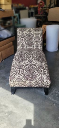Chaise lounge chair