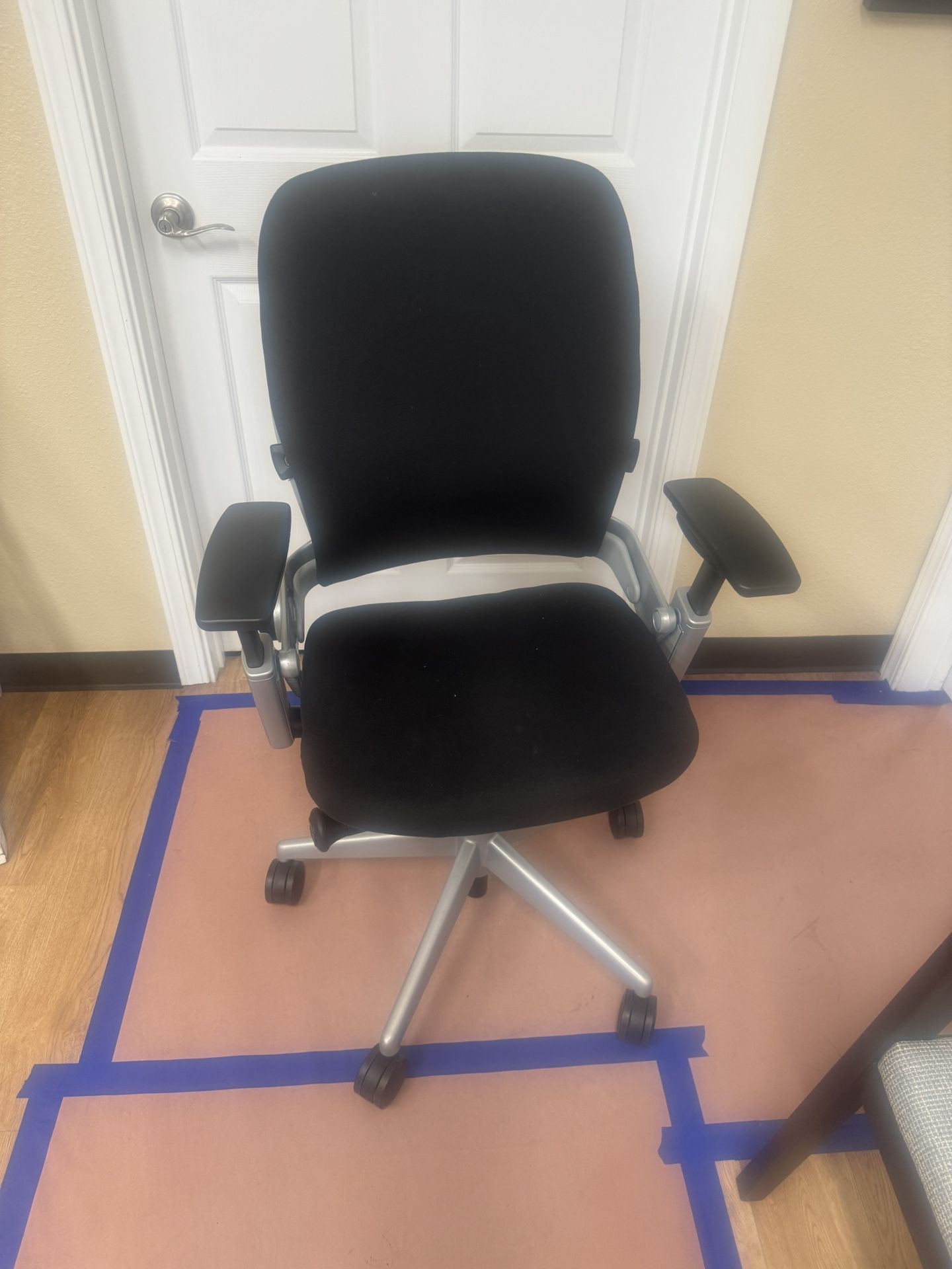 STEELCASE LEAP V2 OFFICE CHAIR