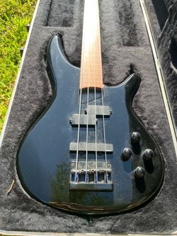 Ibanez Fretless Bass