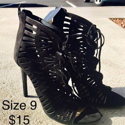 New Black Heels Sz 9